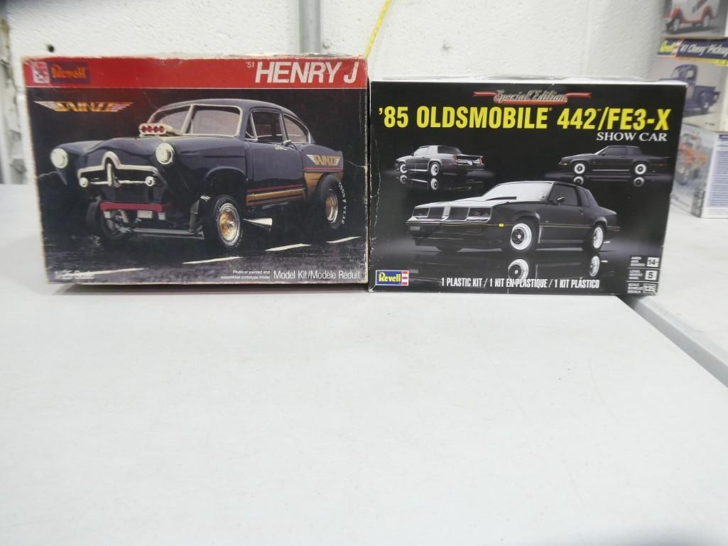 2 Revell Model Car Kits incl '51 Henry J Saintz and '85 Oldsmobile 442/FE3-X Show Car (1 of 3)