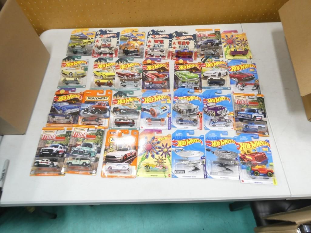 Lot of Hot Wheels and Matchbox Cars New on Cards: Lot of Hot Wheels and Matchbox Cars New on Cards