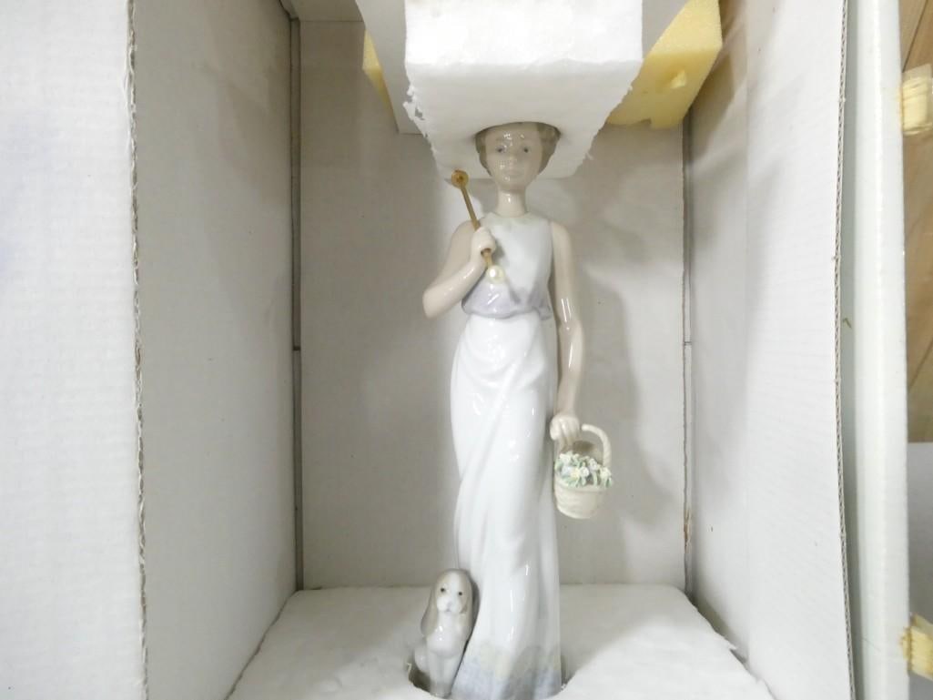 Lladro 7617 Garden Classic Figurine with Box (1 of 10)