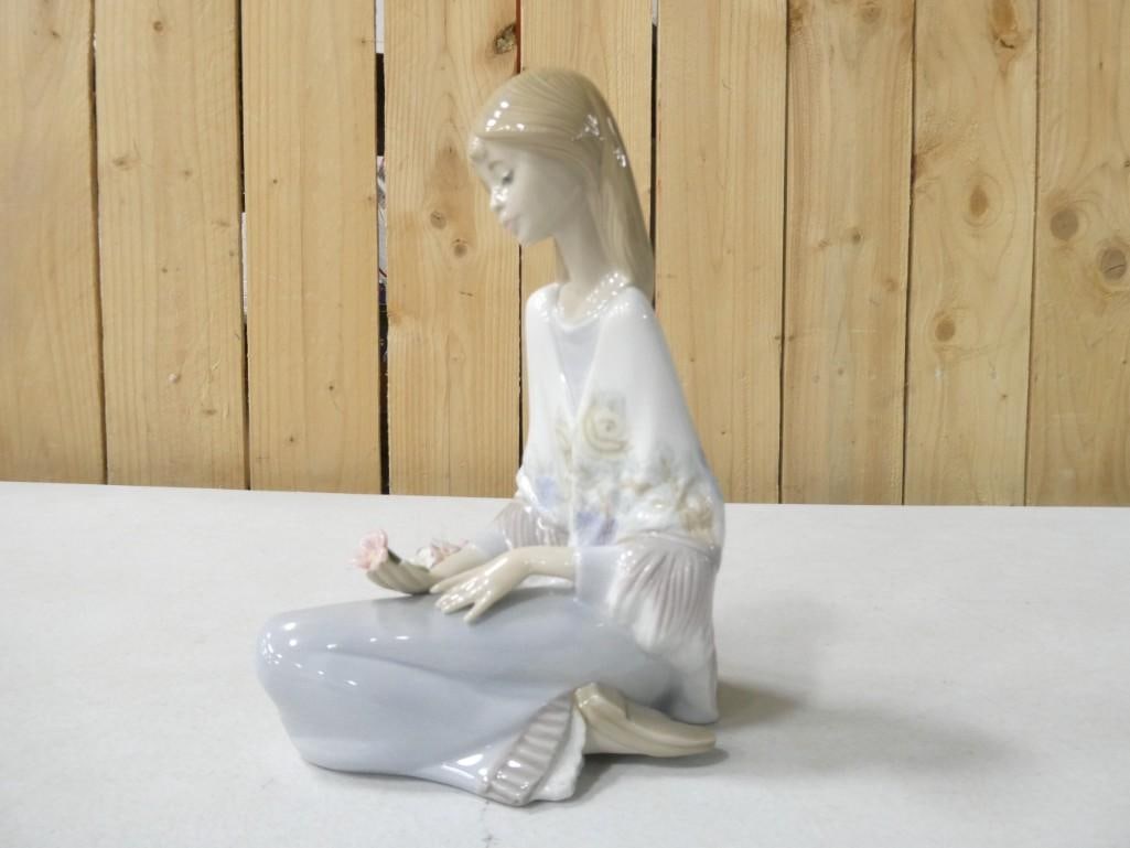 Lladro Figurine with Box Girl with Basket of Flowers 7.607 1988 Collectors Society: Lladro Figurine with Box Girl with Basket of Flowers 7.607 1988 Collectors Society