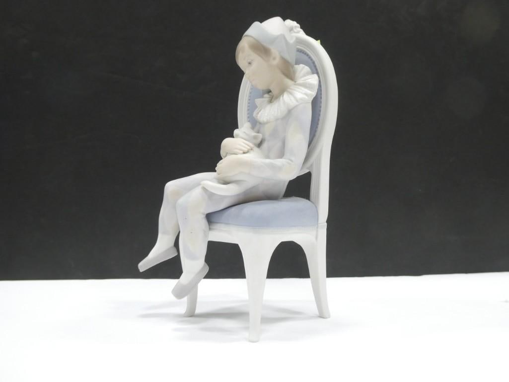 Retired Lladro 1229 Young Harlequin Issued 1972 with Matte Finish Designer Fulgenico Garcia (1 of 7)