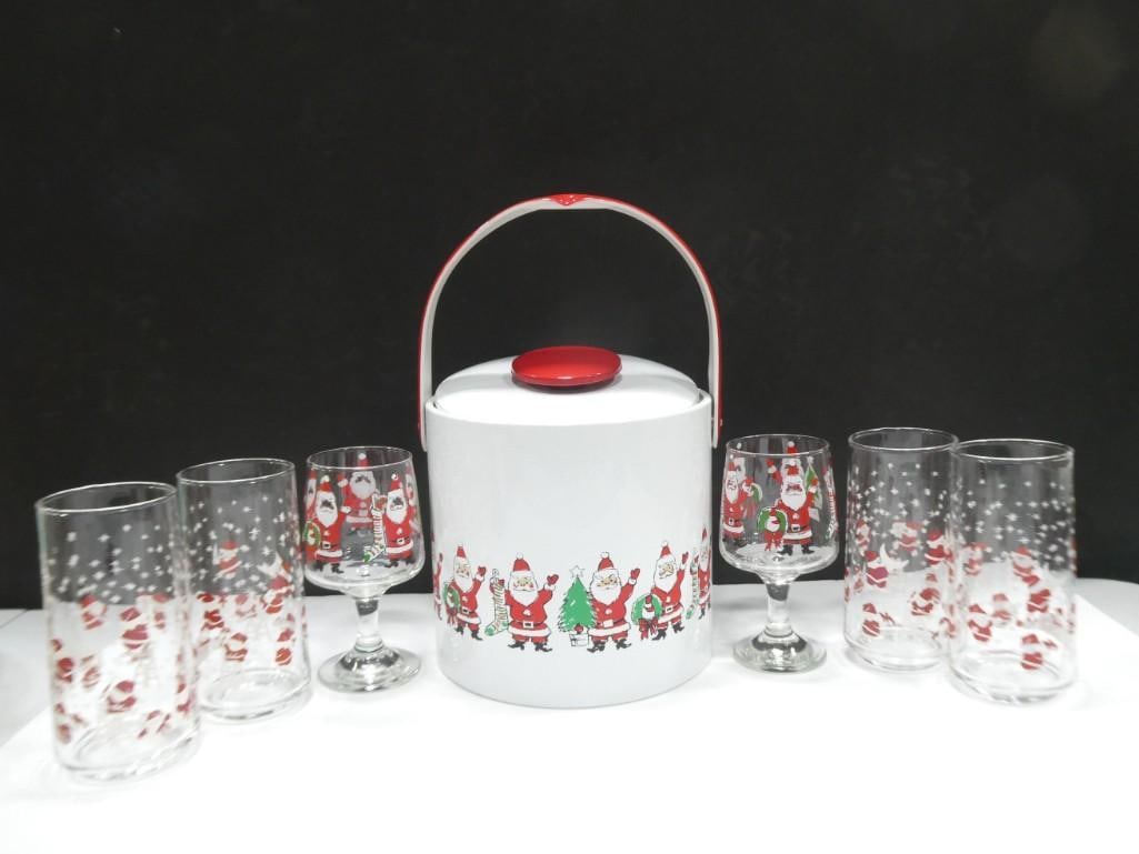 1 Vintage Vinyl Santa Ice Bucket and 4 Crisa "Clearly Santa" Tumblers: 1 Vintage Vinyl Santa Ice Bucket and 4 Crisa "Clearly Santa" Tumblers