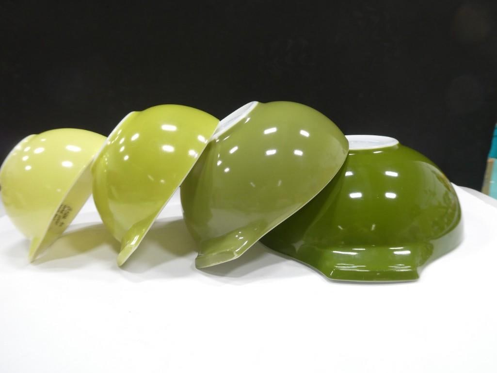 Vintage Pyrex Verde Cinderella Mixing Bowls Set incl #444, 443, 442, 441 Nesting Bowls (1 of 9)