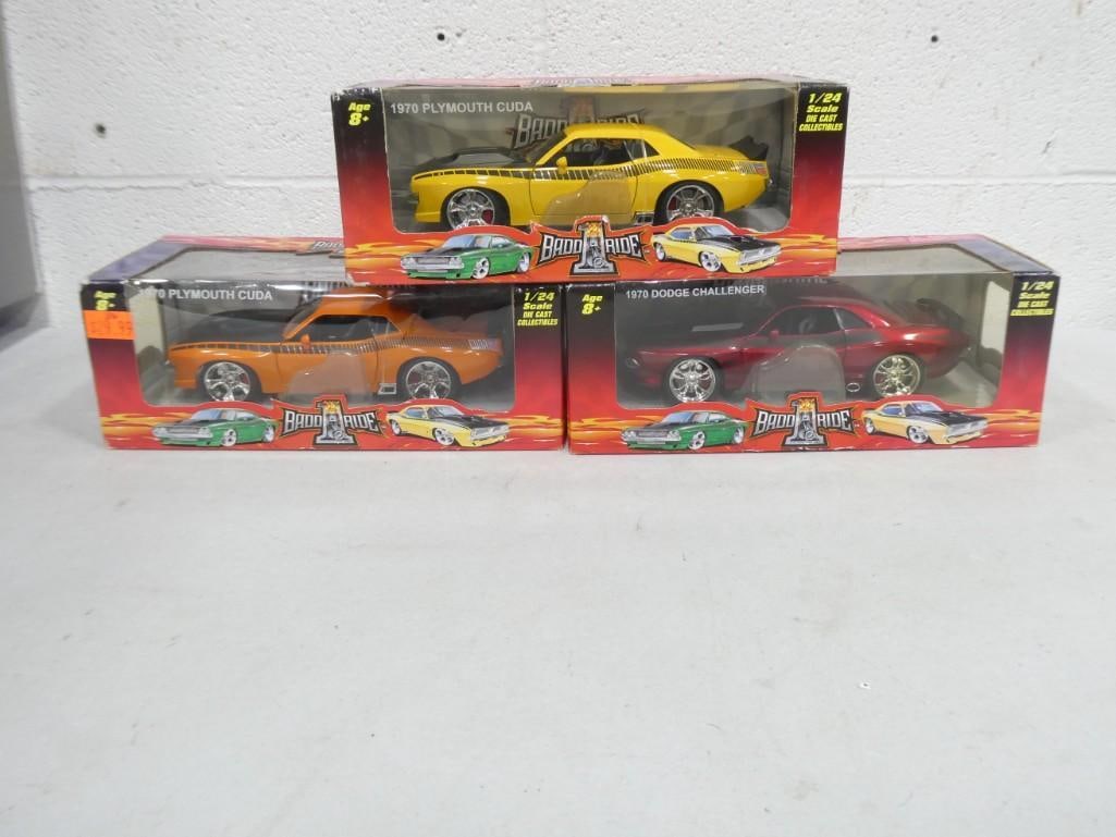3 Die Cast 1:24 Scale Model Cars incl Yellow 1970 Plymouth Cuda, Red 1970 Dodge Challenger, Orange (1 of 5)
