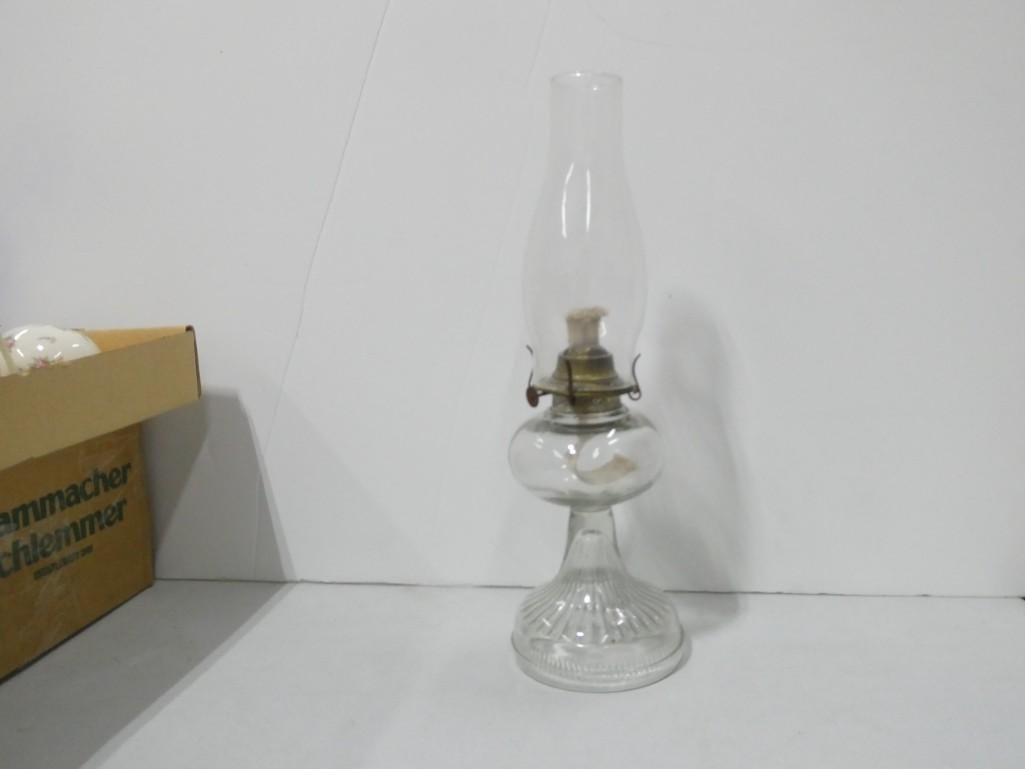 Vintage Kerosene Lamp or Lantern (1 of 3)