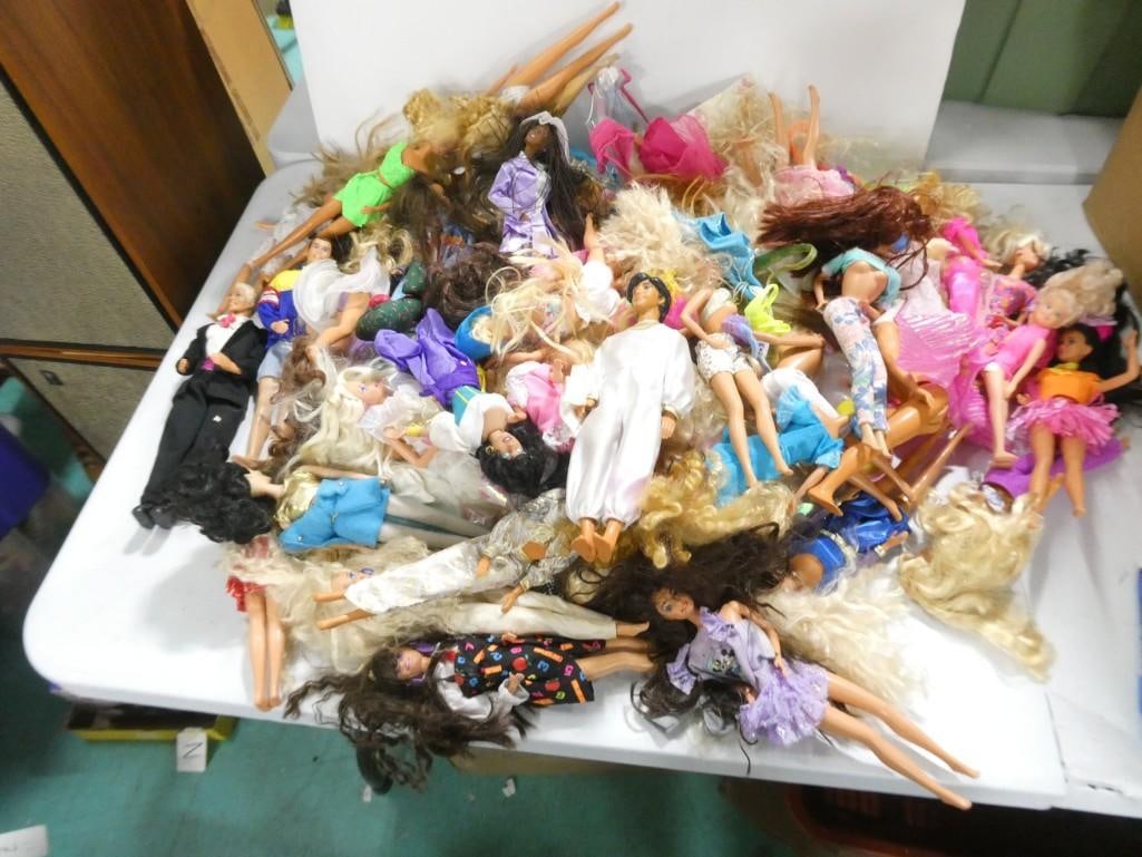 Huge Doll Lot incl Barbie Dolls, Ken Dolls, etc: Huge Doll Lot incl Barbie Dolls, Ken Dolls, etc. Played with condition.