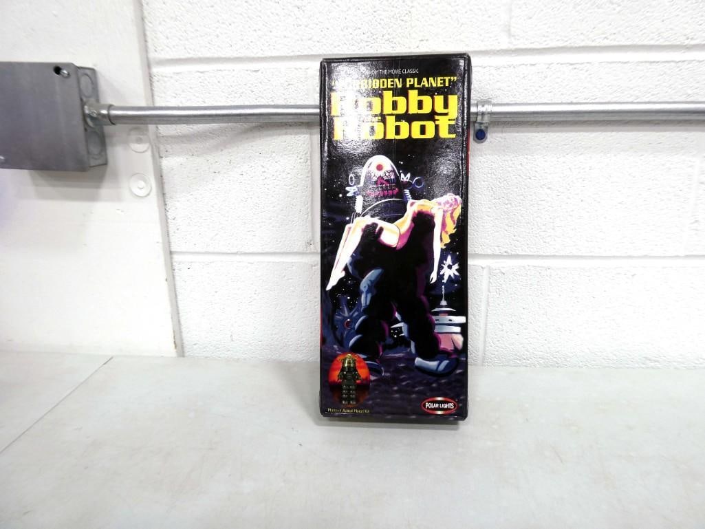 Forbidden Planet Robby the Robot Model Kit by Polar Lights (1 of 4)