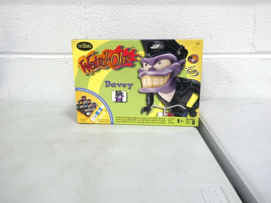 Testors Weird-Ohs Davel Model Kit (1 of 3)