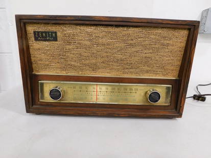 Zenith 7C05 AM FM Radio Works Very Well: Zenith 7C05 AM FM Radio Works Very Well