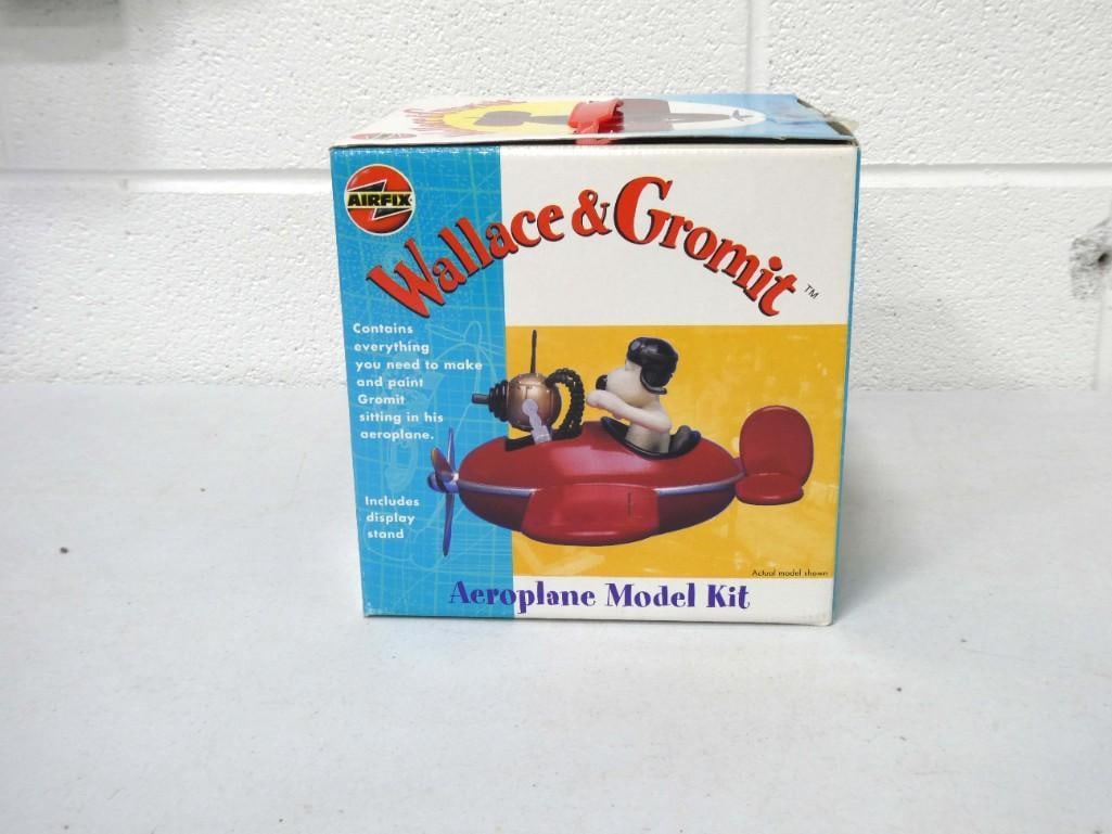 Wallace & Gromit Aeroplane Model Kit Airfix (1 of 2)