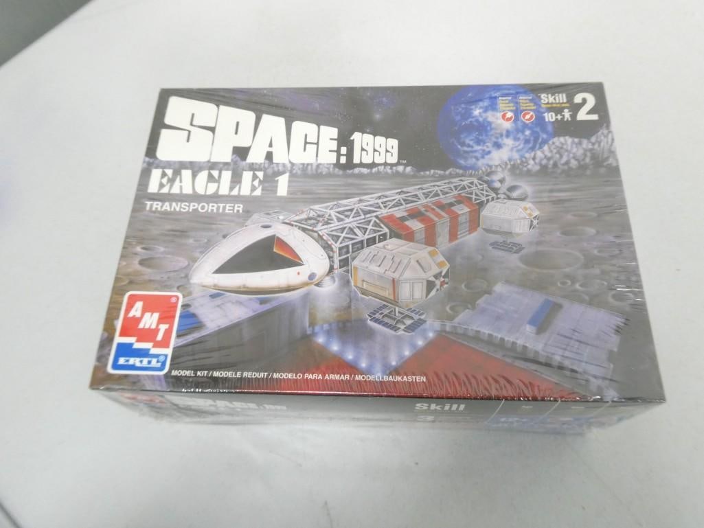 AMT Ertl Space: 1999 Eagle 1 Transporter Model Kit - Sealed (1 of 4)