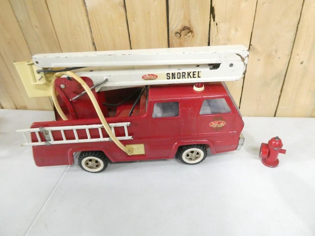 Tonka Pressed Steel Snorkel Firetruck (1 of 11)