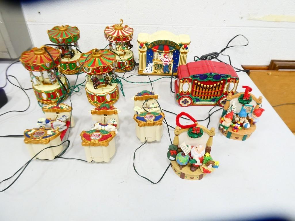 Christmas Carousel String Decorations incl Mr Christmas Holiday Carousel (1 of 9)