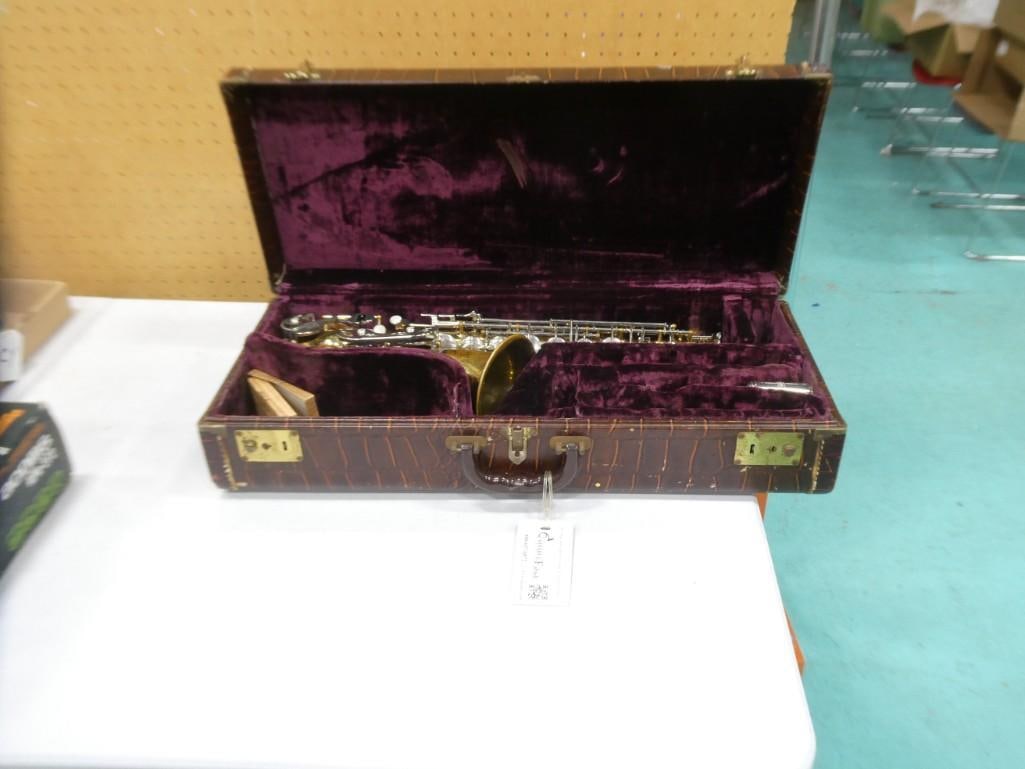 Sonore Alto Saxophone with Case , No Mouthpiece: Sonore Alto Saxophone with Case , No Mouthpiece, untested.