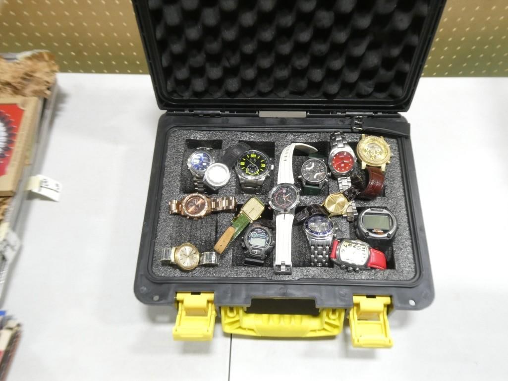 Lot of Watches in an Invicta Watch Box: Lot of Watches in an Invicta Watch Box . Condition: untested