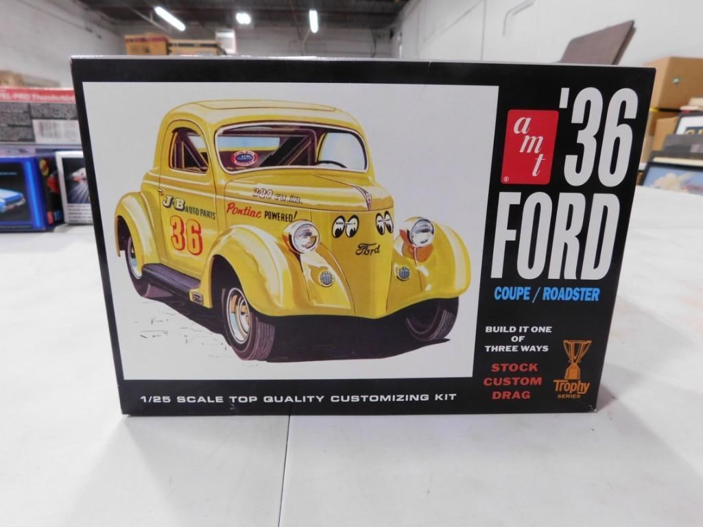 AMT 1/25 Scale '36 Ford Coupe / Roadster Model Car Kit (1 of 3)