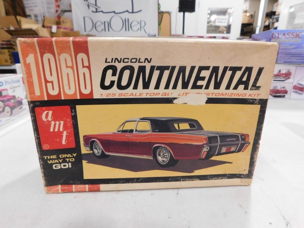 AMT 1966 Lincoln Continental 1/25 Scale Model Car Kit (1 of 4)