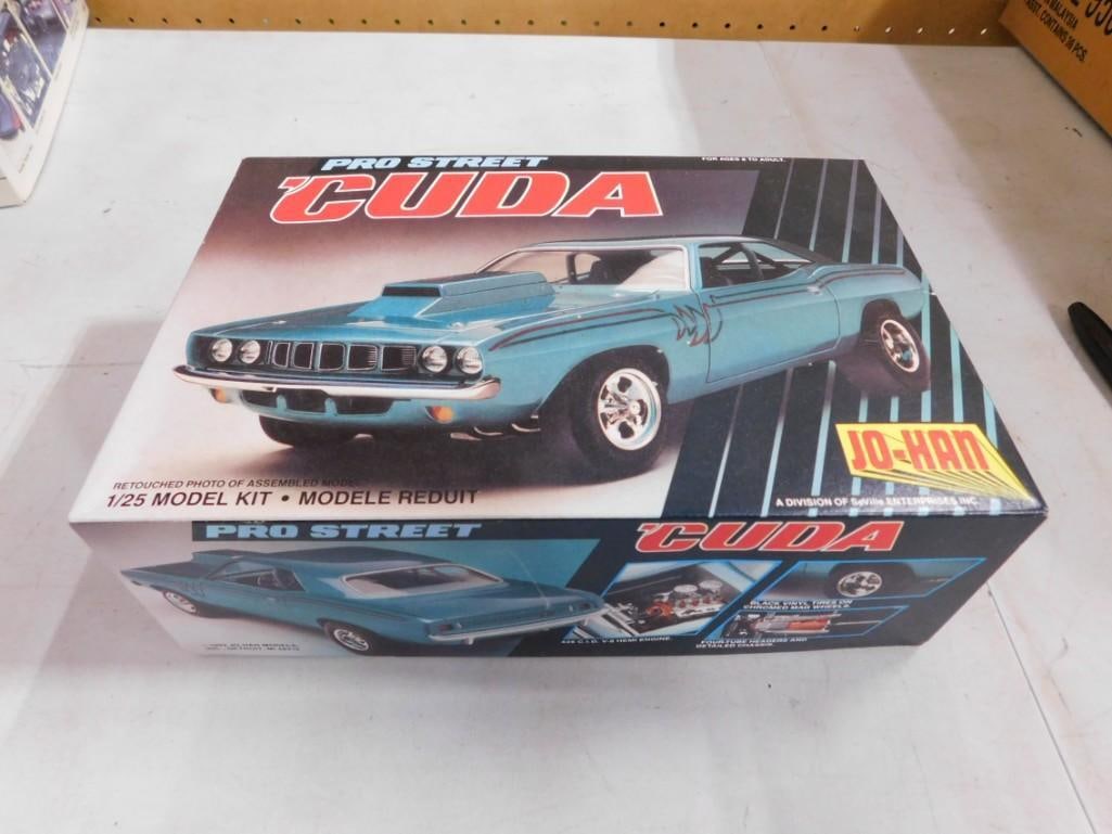 Jo-Han Pro Street Cuda 1/25 Scale Car Model Kit (1 of 2)