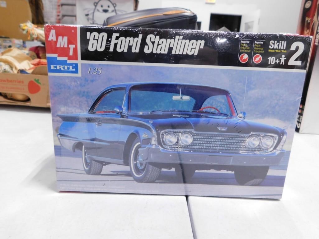 Sealed AMT Ertl '60 Ford Starliner 1:25 Scale Model Car Kit (1 of 2)