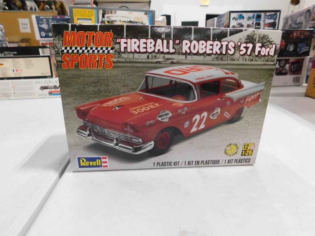 Revell Fireball Roberts '57 Ford 1:25 Scale Car Model Kit (1 of 2)