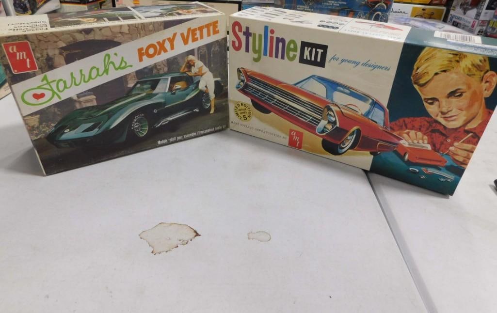 2 AMT Model Car Kits incl Farrah's Foxy Vette and Ford Galaxie Club Victoria Hardtop (1 of 8)