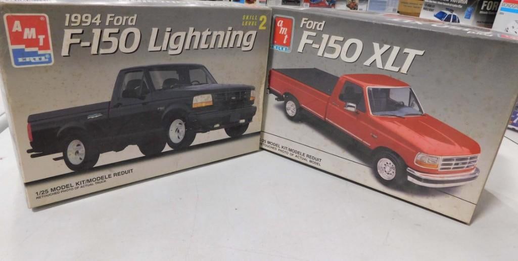 2 AMT Ertl Model Truck Kits incl 1994 Ford F-150 Lightning and Ford F-150 XLT (1 of 7)
