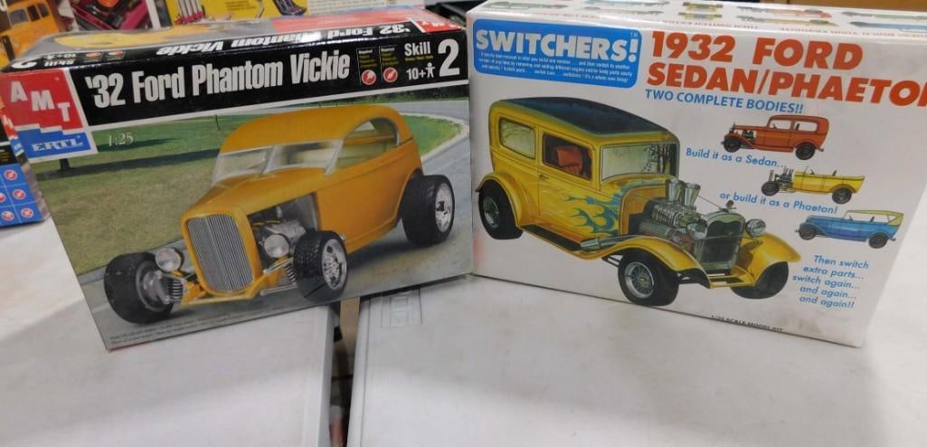 2 Model Car Kits incl AMT Ertl '32 Ford Phantom Vickie and Switchers 1932 Ford Sedan Phaeton (1 of 7)