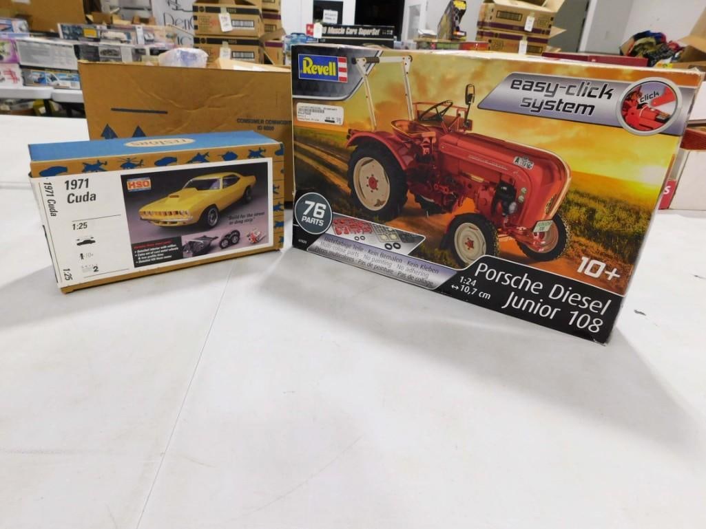 2 Model Kits incl HSO 1971 Cuda and Revell Porsche Diesel Junior 108 Tractor (1 of 5)