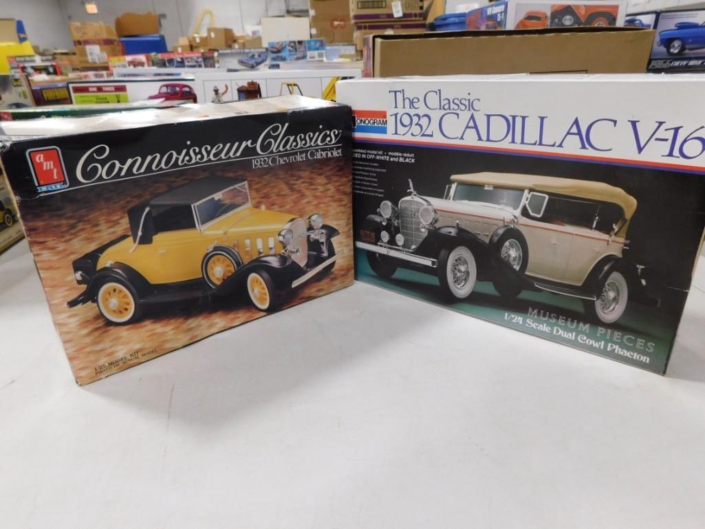 2 Model Car Kits incl Monogram 1932 Cadillac V-16 and AMT 1932 Chevrolet Cabriolet Connoisseur Class (1 of 7)