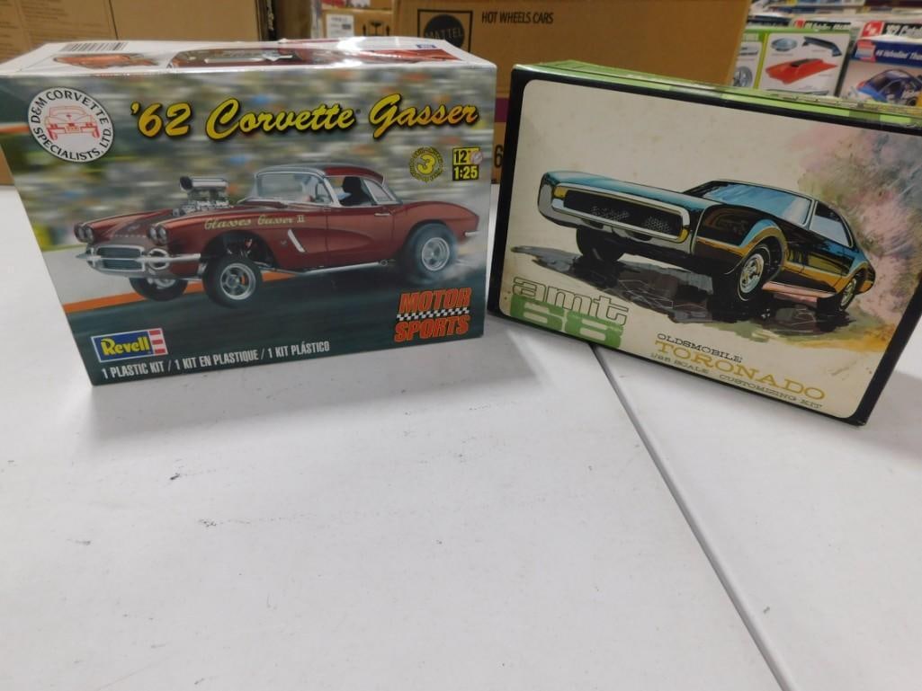 2 Model Car Kits incl AMT 68 Oldsmobile Toronado and Revell '62 Corvette Gasser (1 of 7)