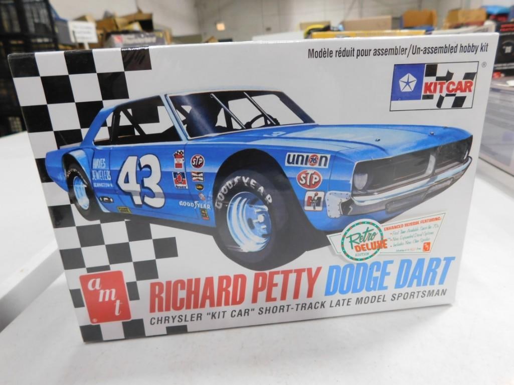 Sealed AMT Richard Petty Dodge Dart Model Car Kit New and Sealed (1 of 2)