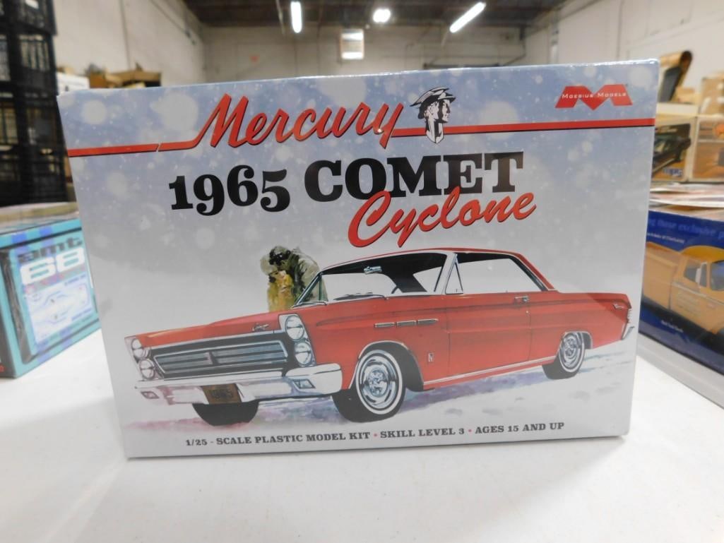 Sealed Moebius Models Mercury 1965 Comet Cyclone 1/25 Scale Car Model Kit New and Sealed (1 of 2)