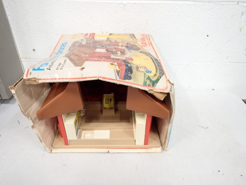 1974 Playskool McDonald's Playset with original Box (1 of 13)