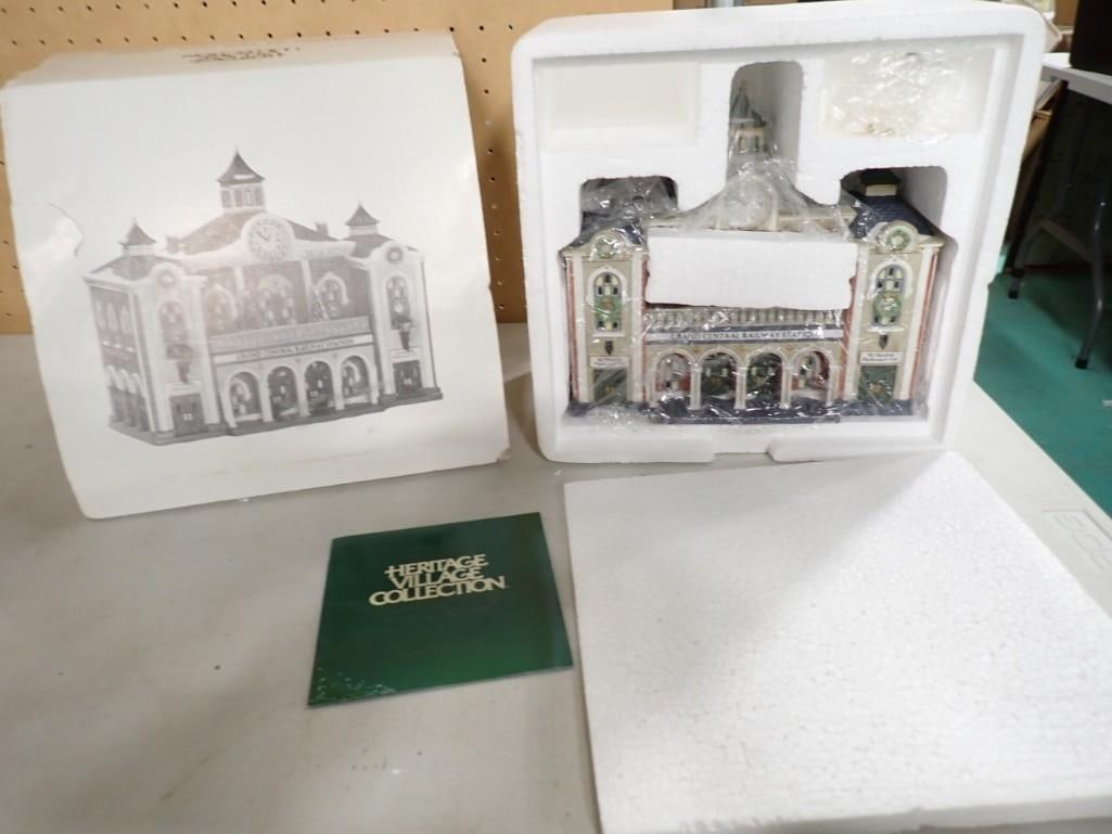 Dept. 56 "Grand Central Railway Station" Heritage Village Collection (1 of 5)