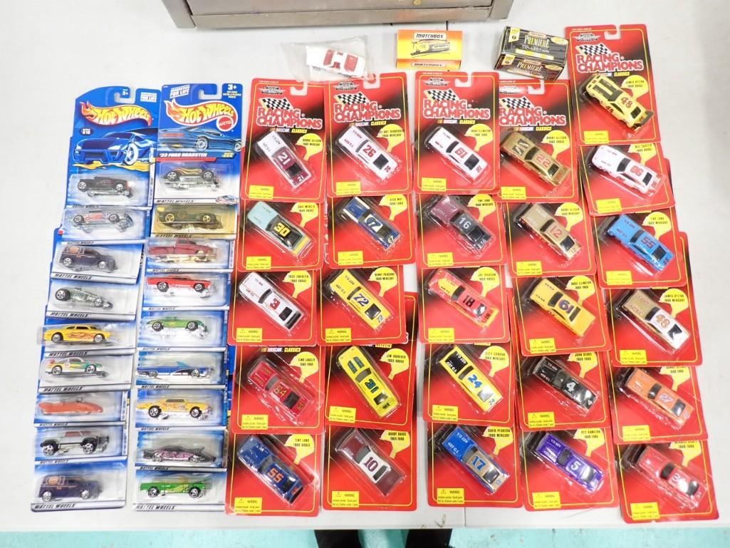 47 Toy Cars and Vehicles incl Hot Wheels, Matchbox, Racing Champions (1 of 4)