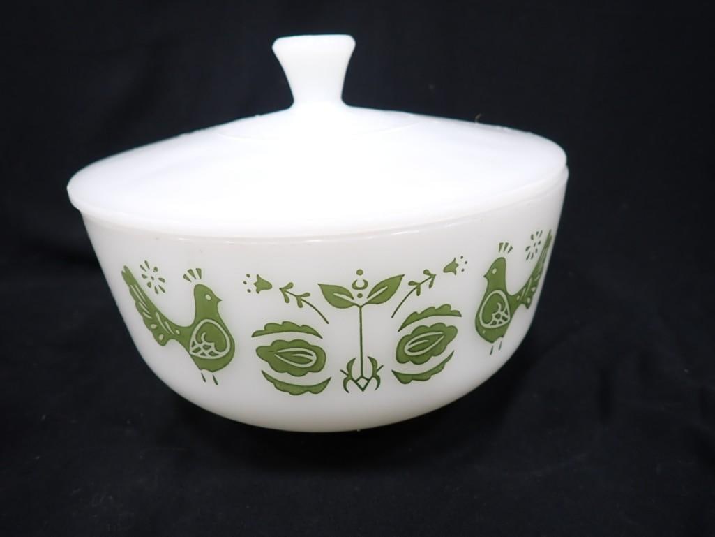 Vintage 1960s Federal 2 1/2 Qt Warwick Covered Dish (1 of 5)