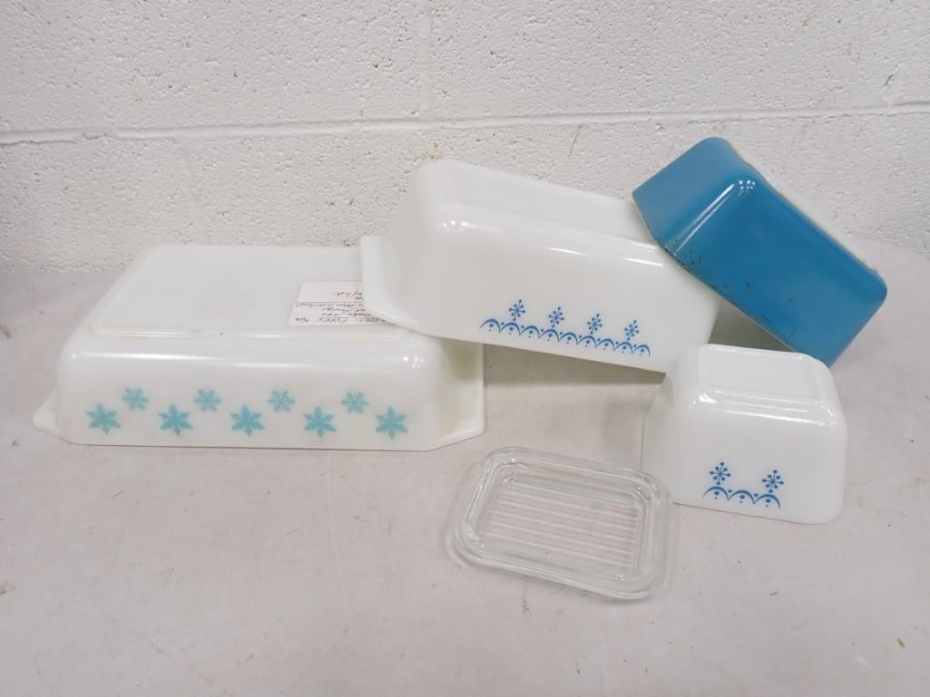 Vintage Pyrex Lot incl 2 Qt Blue Snowflake, Blue Small Loaf or Refrigerator Box, 2 Snowflake Blue Ga: Vintage Pyrex Lot incl 2 Qt Blue Snowflake, Blue Small Loaf or Refrigerator Box, 2 Snowflake Blue Garland