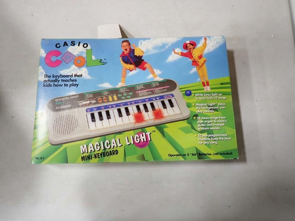 Casio Cool Magical Light Mini Keyboard New in Box (1 of 2)
