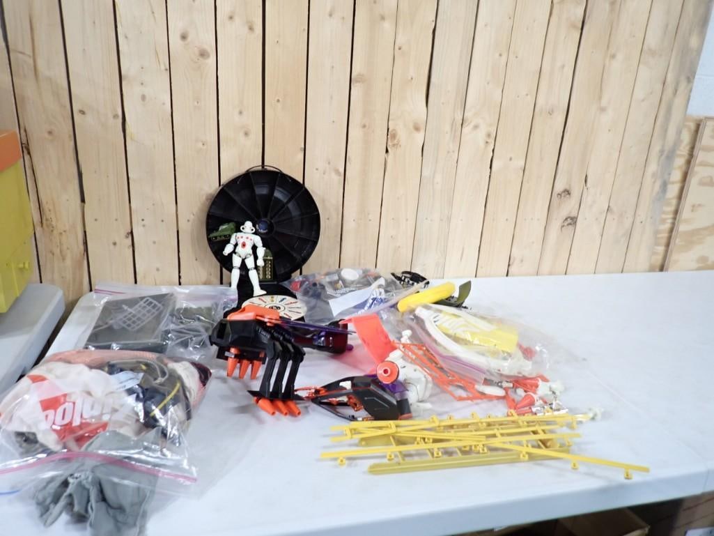 Toy Lot including Micronauts Hornetroid with box, action figure, Solar Oven Kit, Action figure or do (1 of 7)