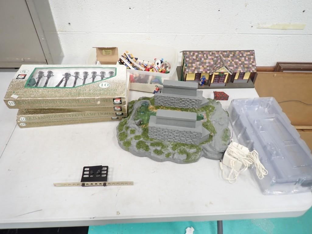 Christmas Village Building and Accessories Lot: Christmas Village Building and Accessories Lot