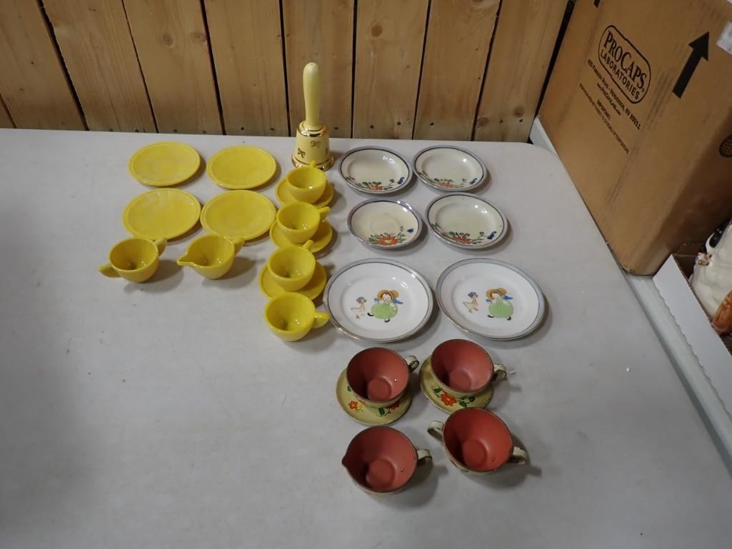 Assorted Vintage Child's Tea Set Pieces incl Made in Japan (1 of 5)