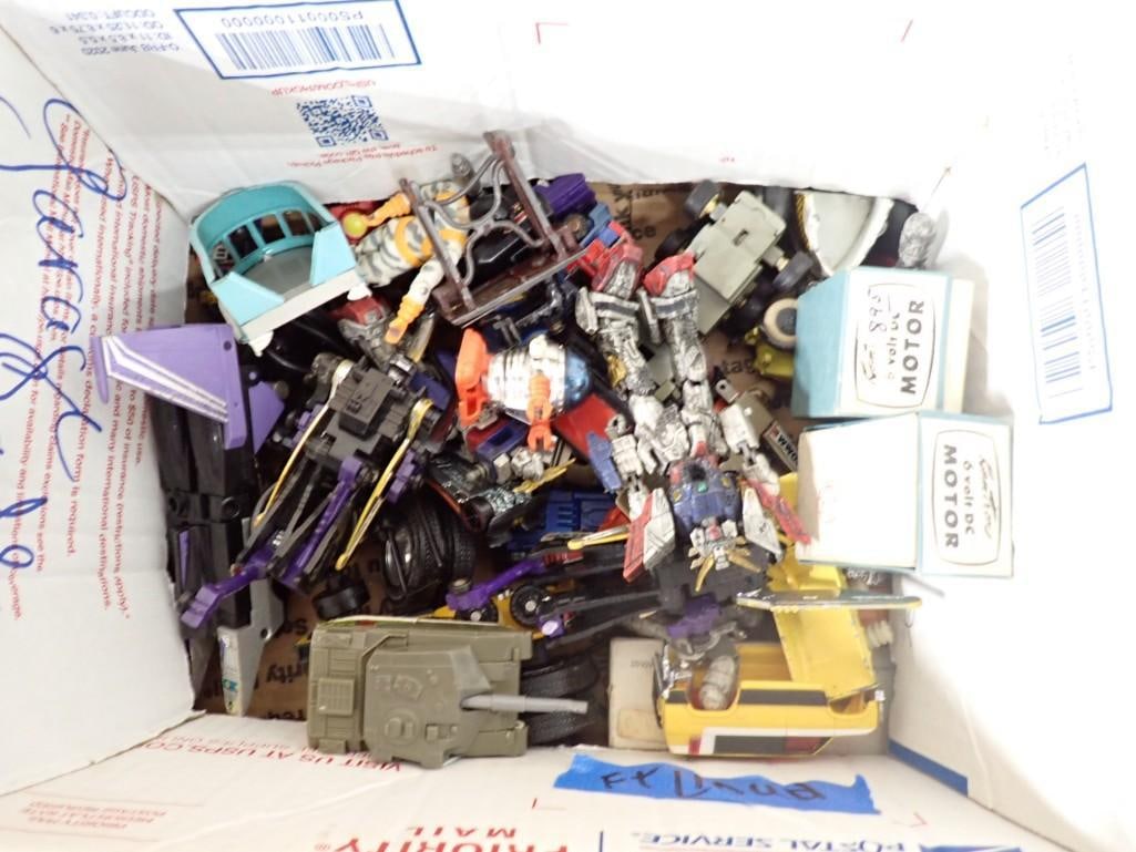 Toy lot including a bunch of Transformer toys (1 of 7)