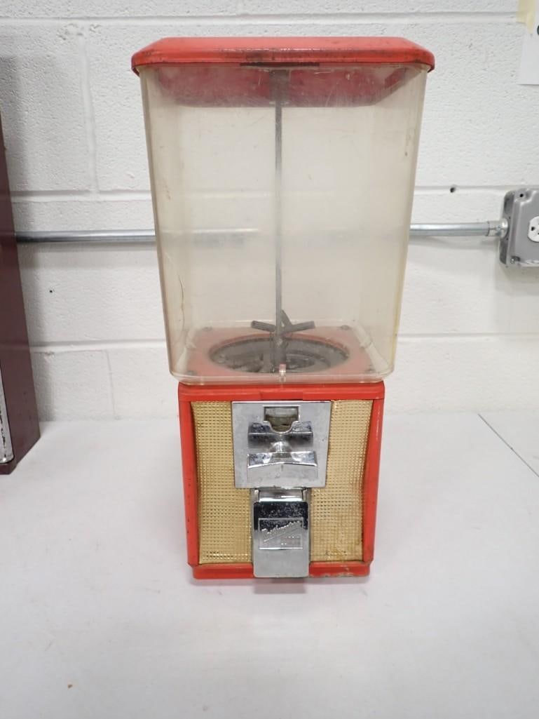 Vintage Gumball Machine - no key (1 of 5)