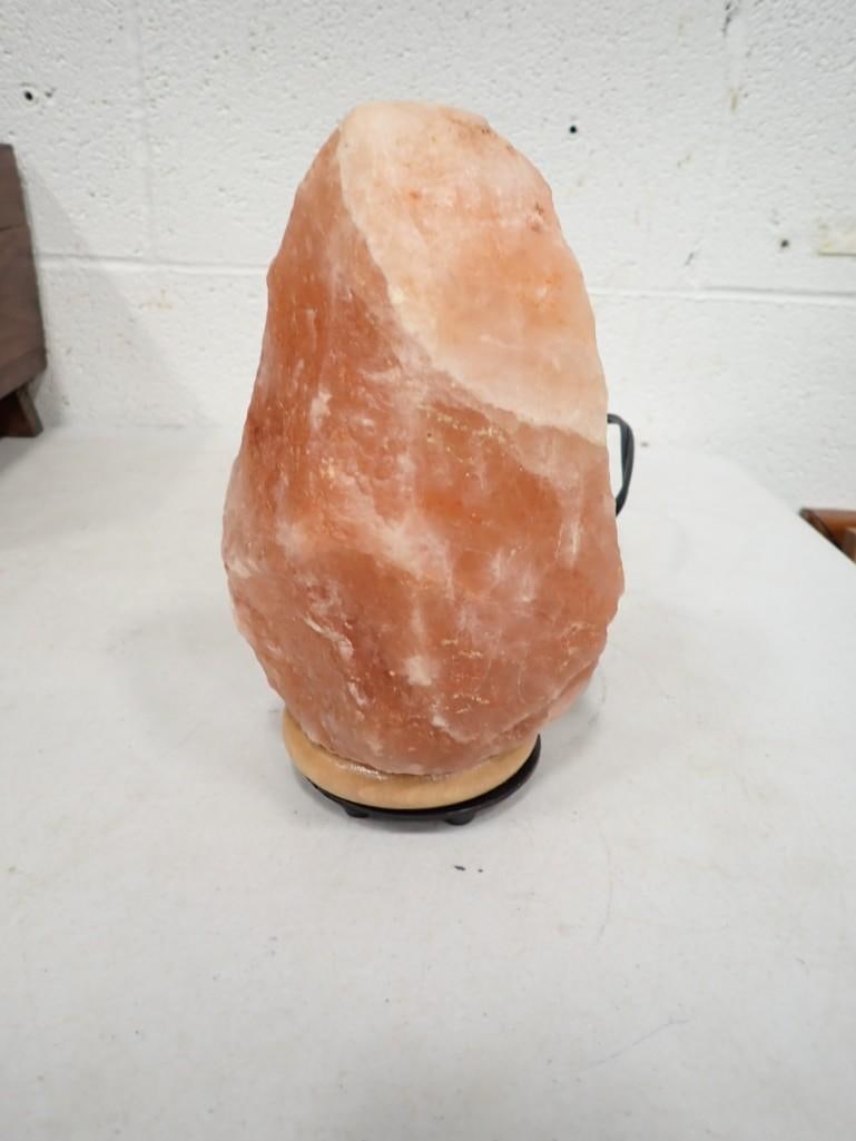 Salt Rock Lamp - it works (1 of 4)