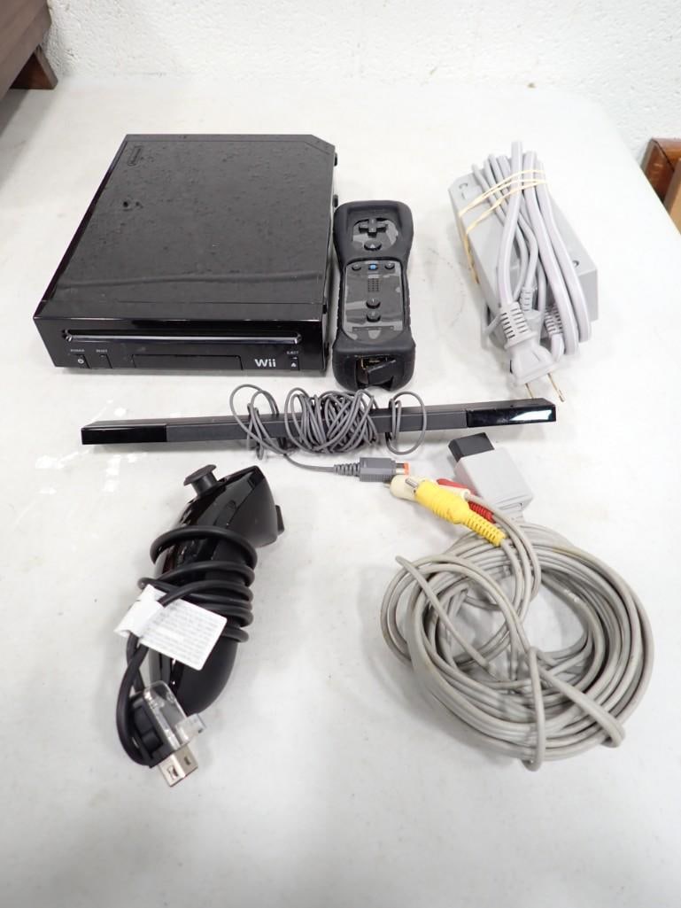 Black Nintendo Wii Lot with system, controller, cords (1 of 3)
