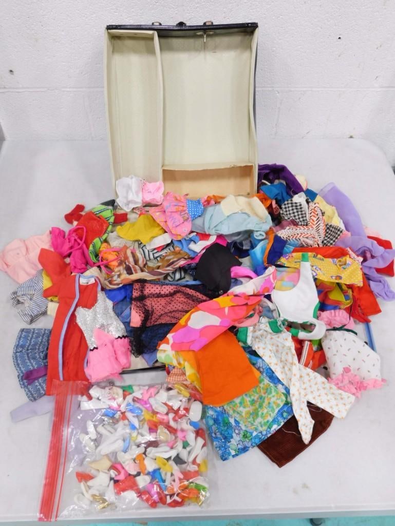 Vtg Barbie Clothes and Generic, handmade Barbie Clothes & Accessories in 1962 Barbie Case (1 of 11)