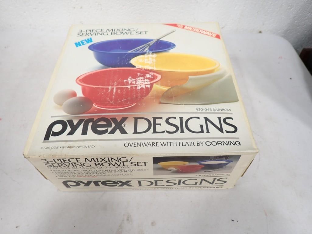 Vintage Pyrex Designs Primary Colors NOS Mixing Bowls Sealed in Original Box New Old Stock (1 of 4)