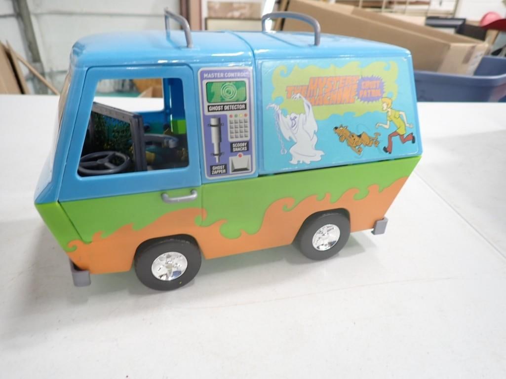 Scooby Doo Mystery Machine Toy Van with Scooby Doo, Shaggy, etc Figures (1 of 6)