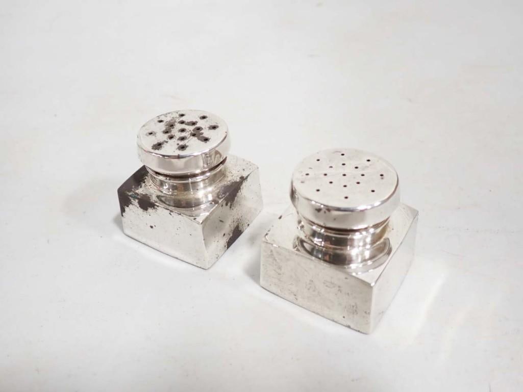 Pr of Baldwin & Miller Sterling Silver Square Salt and Pepper Shakers 425 Washington Reproduction (1 of 9)