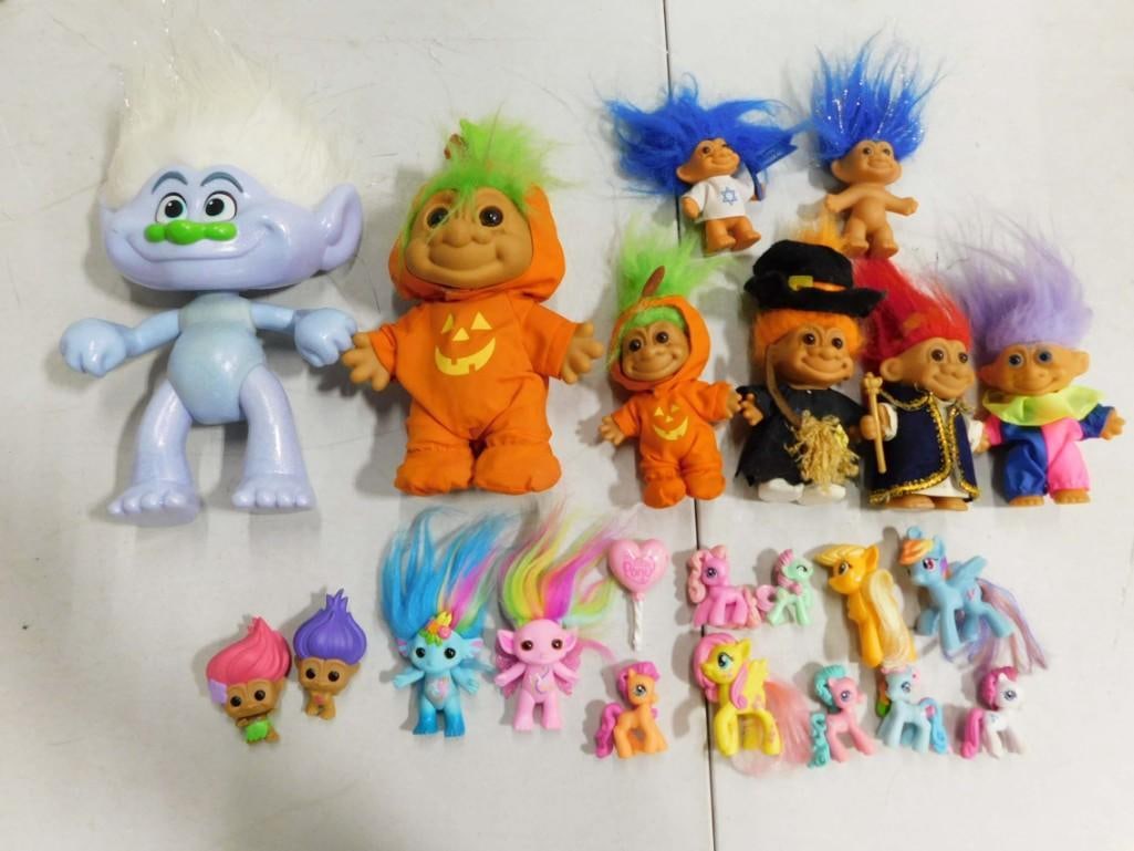 Trolls Lot - Dreamworks, Halloween, Zelfs, My Little Pony, etc Lot: Big Dreamworks Guy Troll, Zelfs, Halloween, mini My Little Pony MLP figures lot. Clean, includes items shown